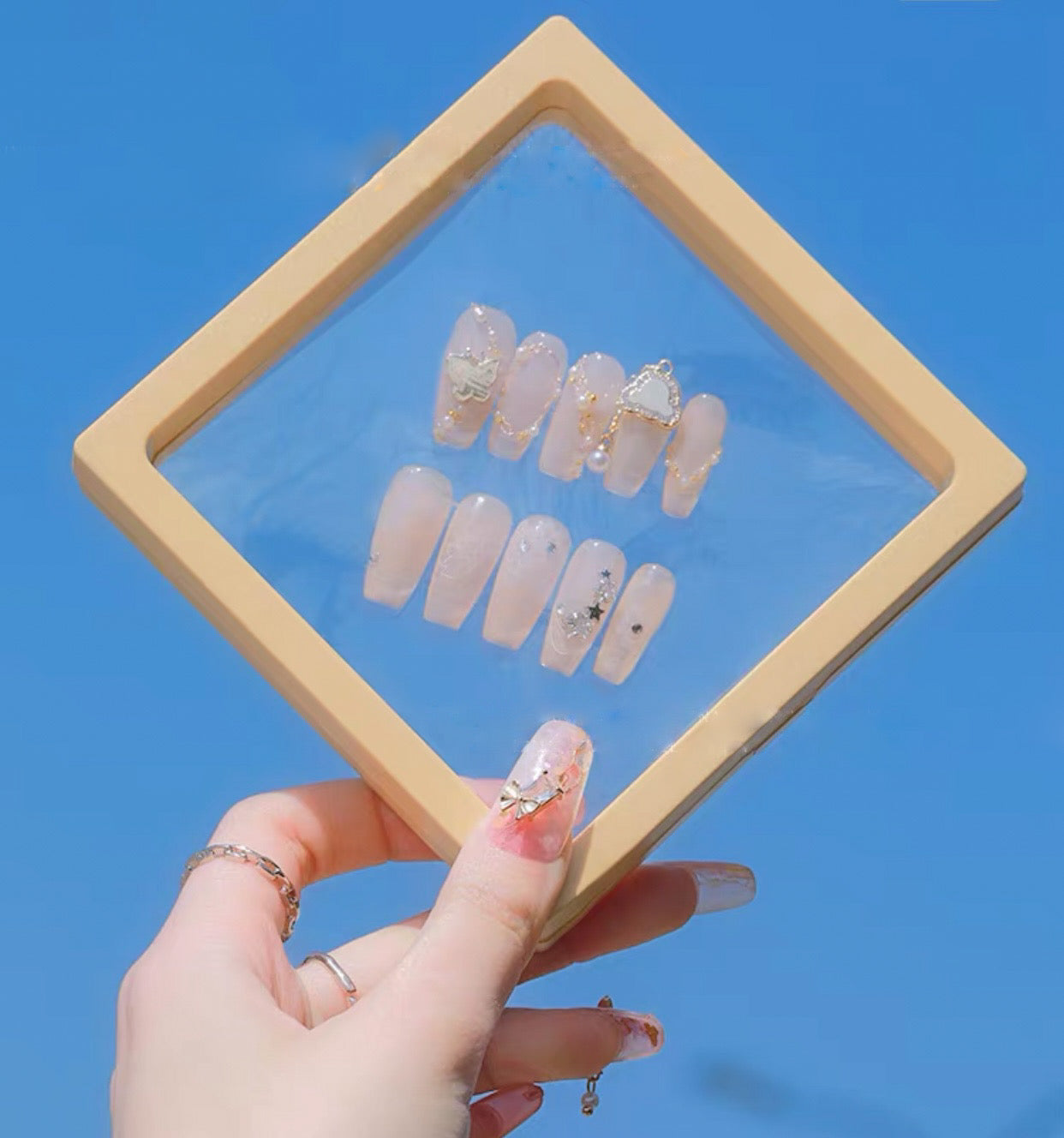 Floating Nail Display - Yellow