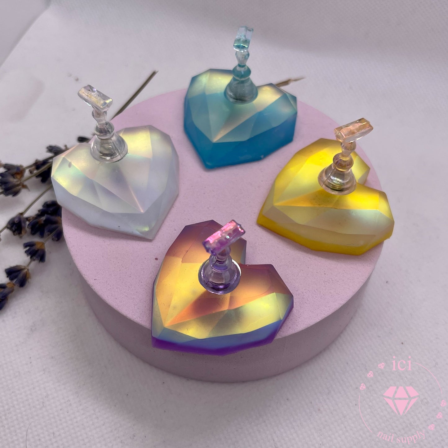 Aurora Heart Nail Stand