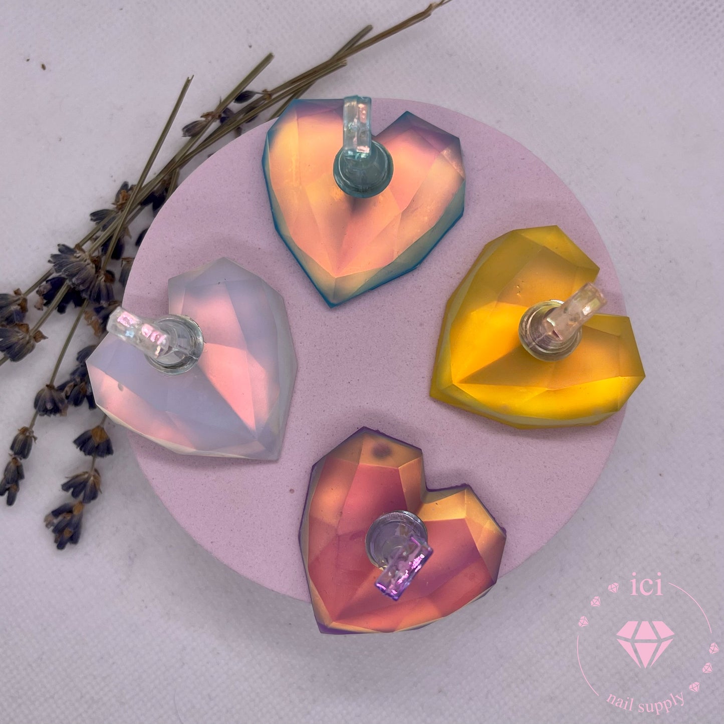 Aurora Heart Nail Stand
