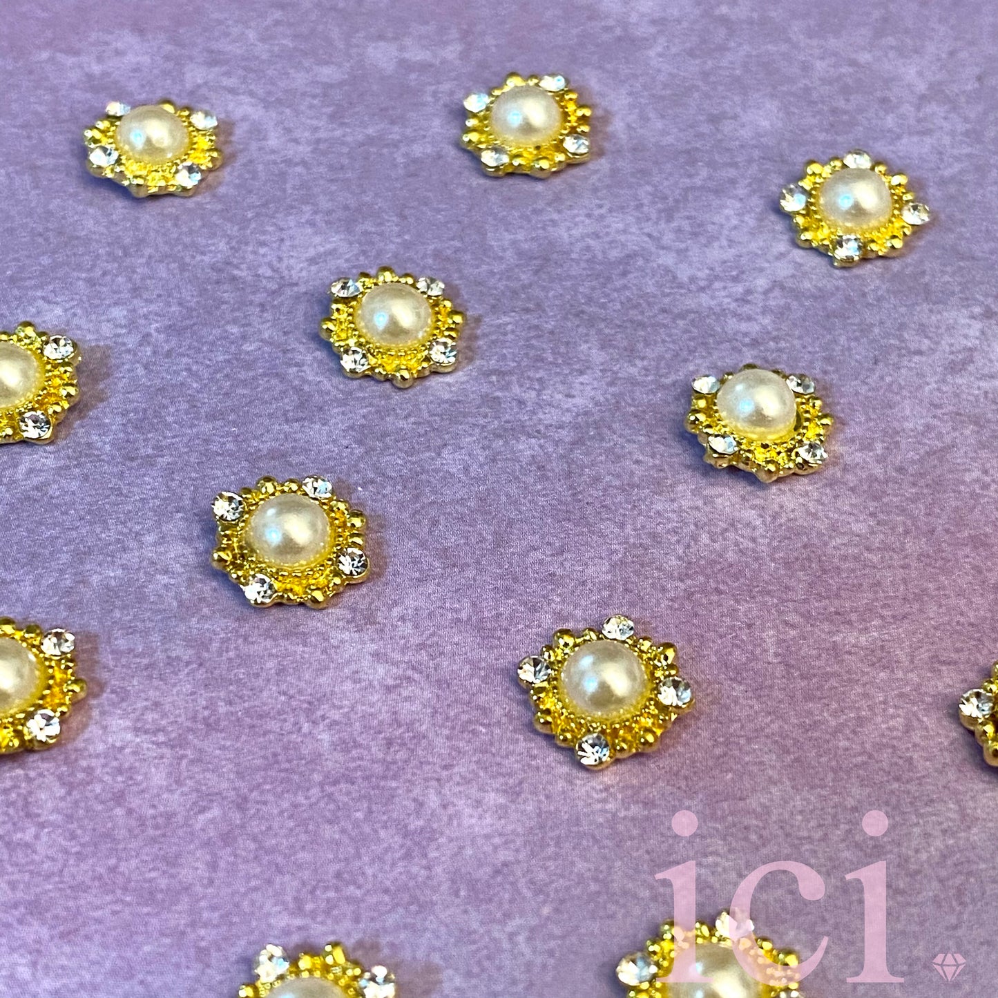 Pearl with Gold Stone Border