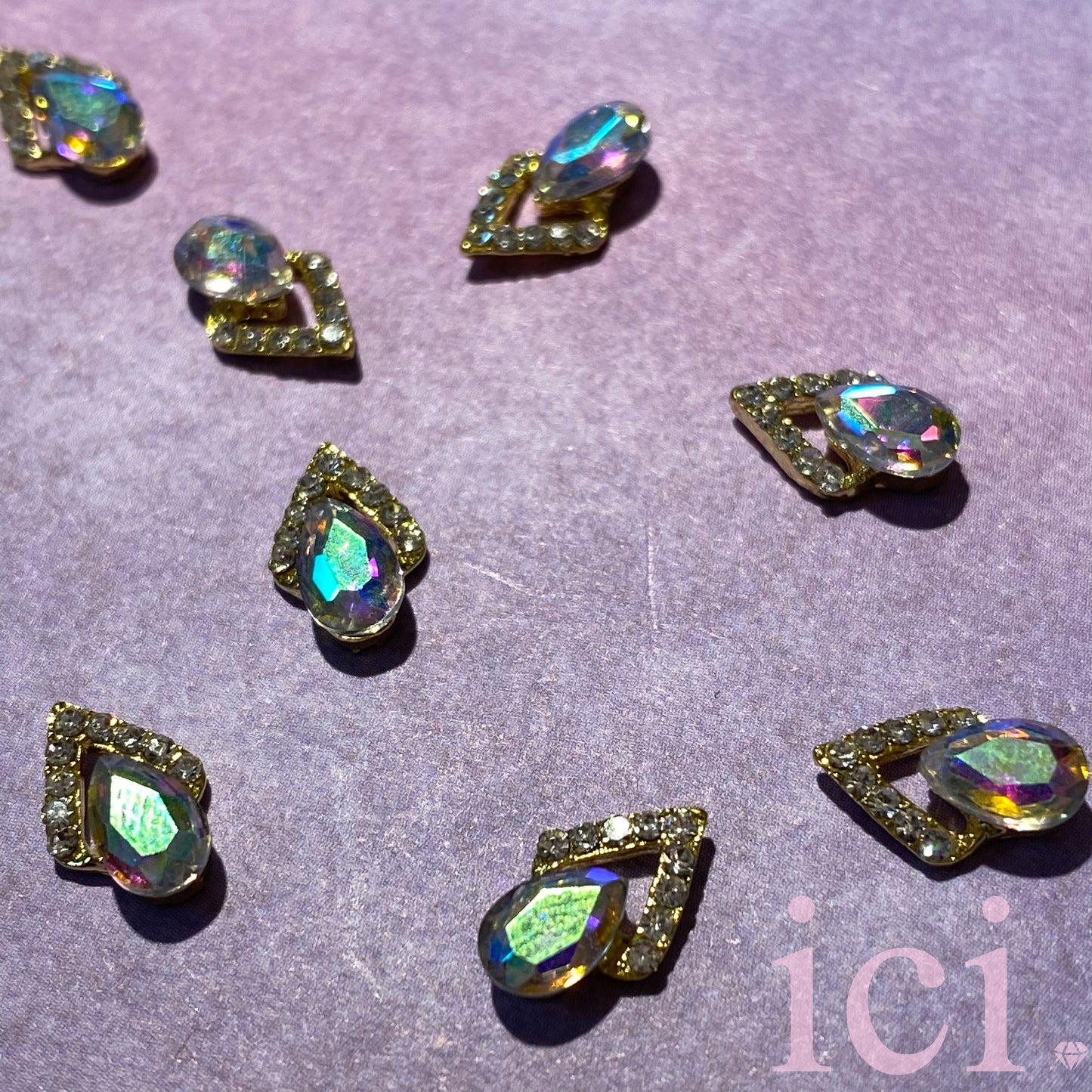 Teardrop Stone with Pointed Stone Bottom