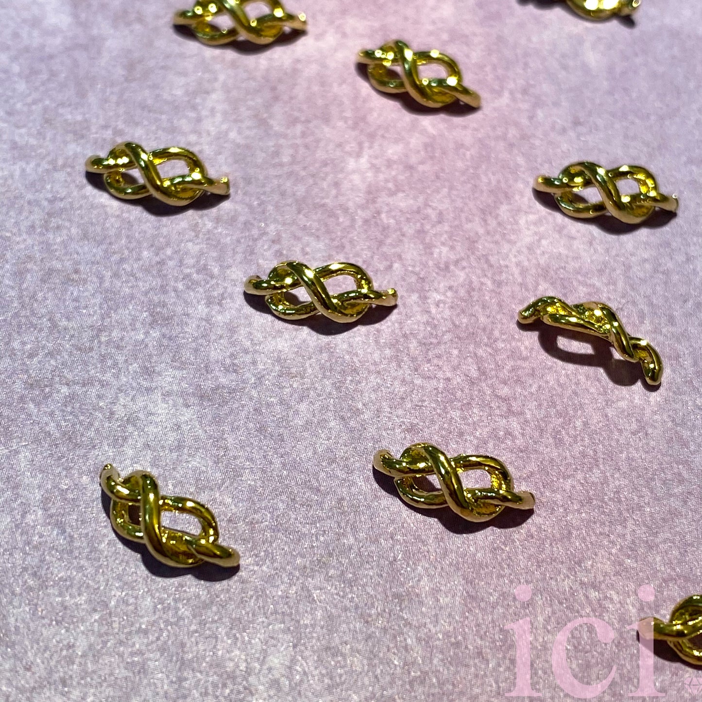 Gold Knot