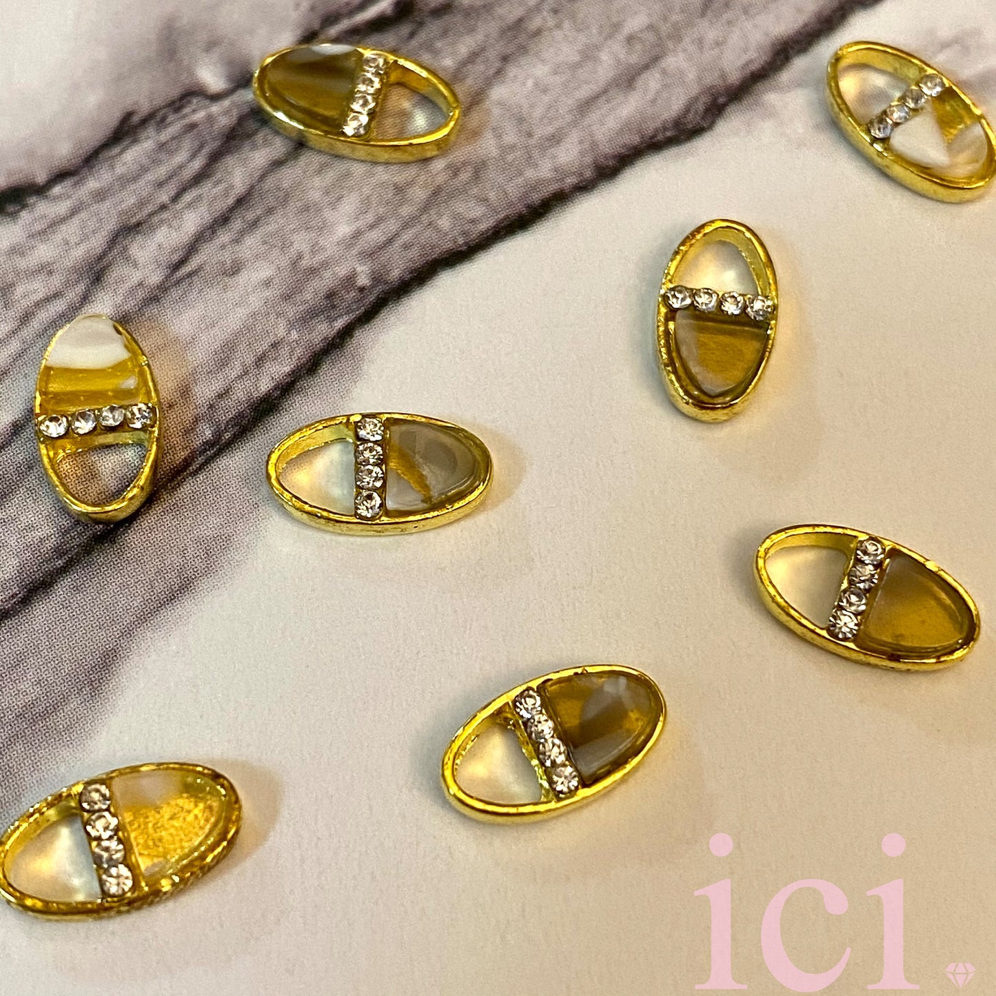 Half Stone Gold Oval