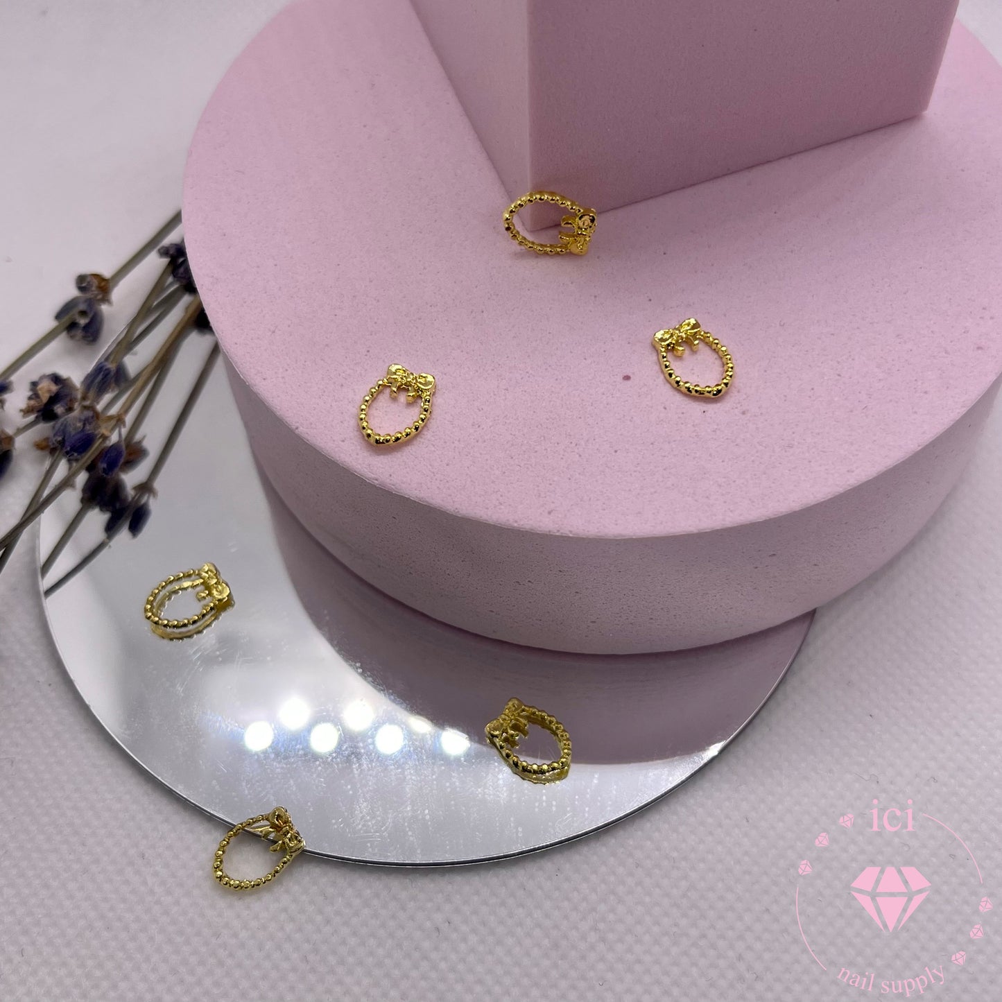 Oval with Bow - Gold