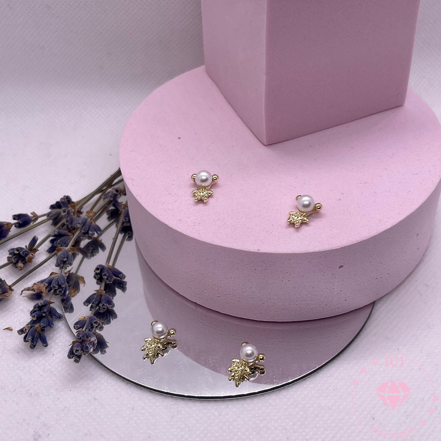 Bear with Pearl Head