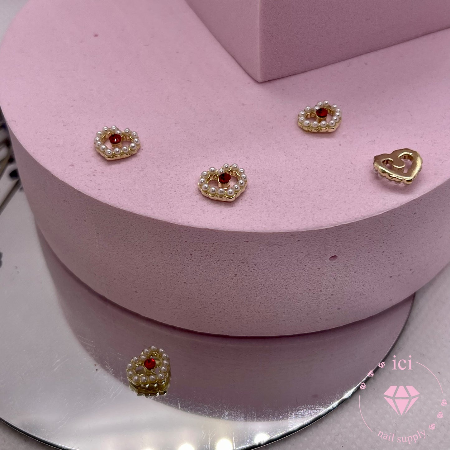 Heart with Centre Stone - Pearl with Red Rhinestone