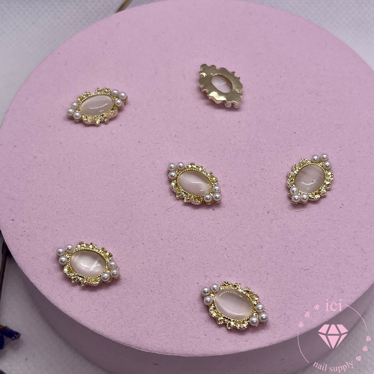 Oval Stone with Pearl Frame - Gold