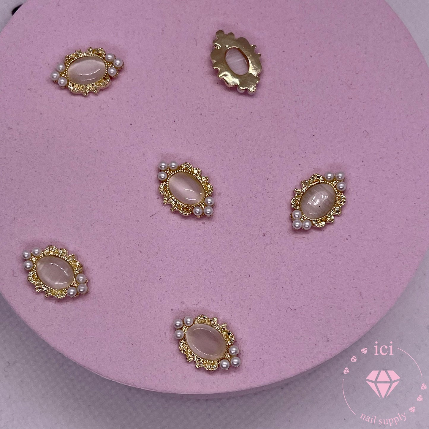 Oval Stone with Pearl Frame - Gold