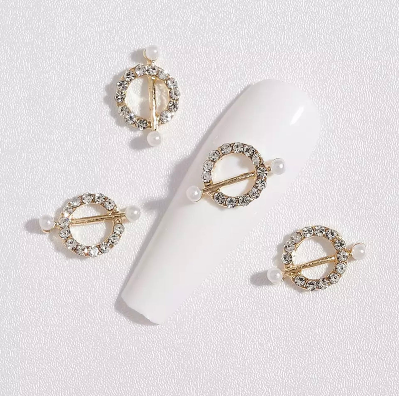 Rhinstone Circle with Pearl Rod