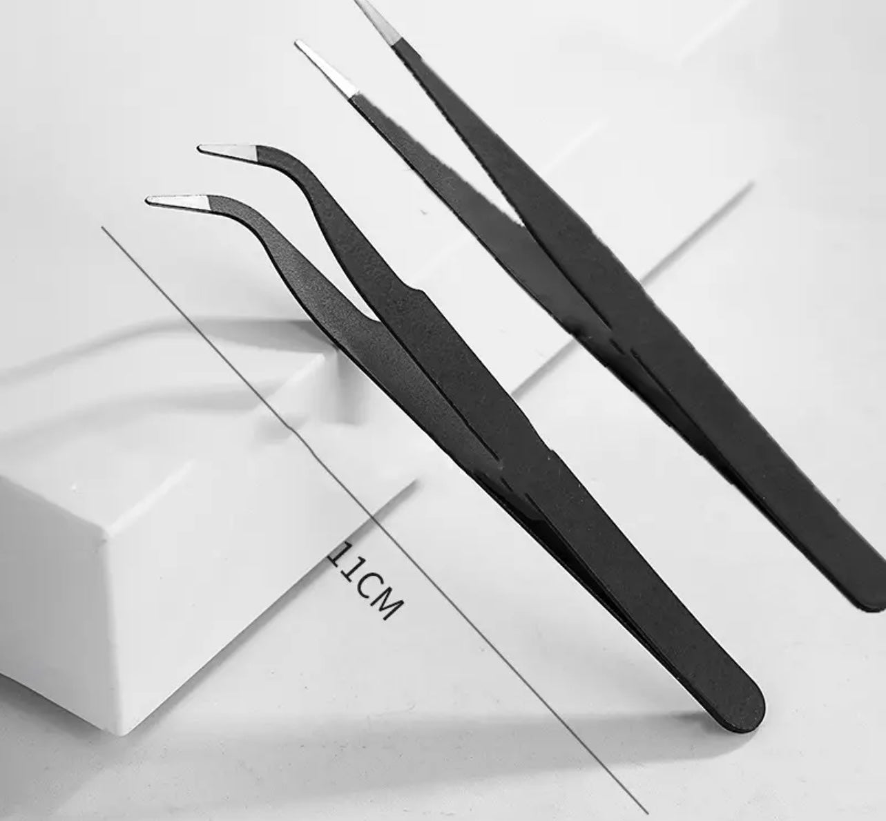 Curved Nail Tweezer - Black